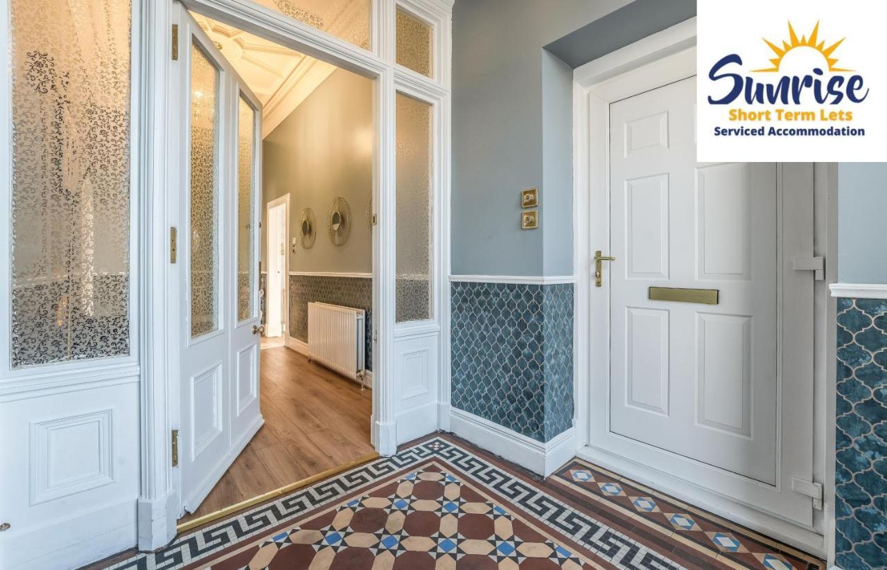 Presidential Riverside Apartment: Luxury Family Stay Dundee Exterior photo
